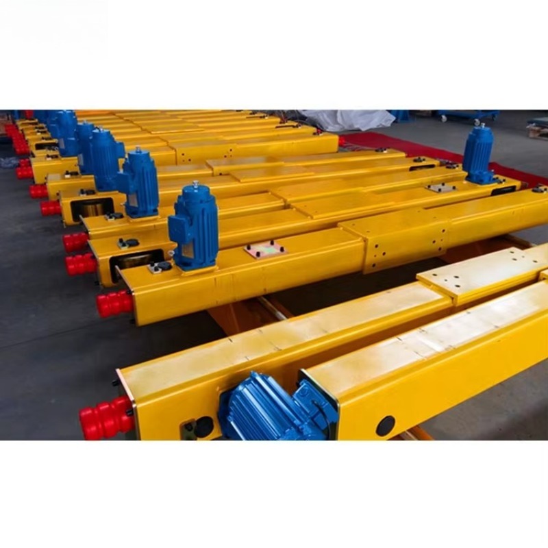 Warehouse Using Overhead Crane - Travel Accessories Warehouse recension och pris